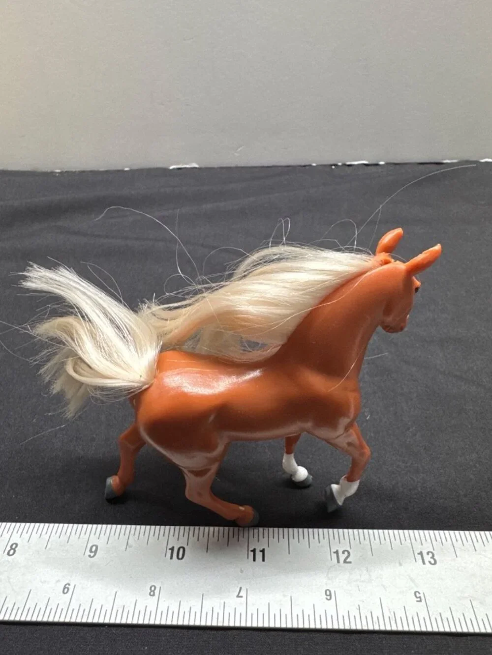 Vintage Plastic Toy 5 Horses With White Mane & Tail 5